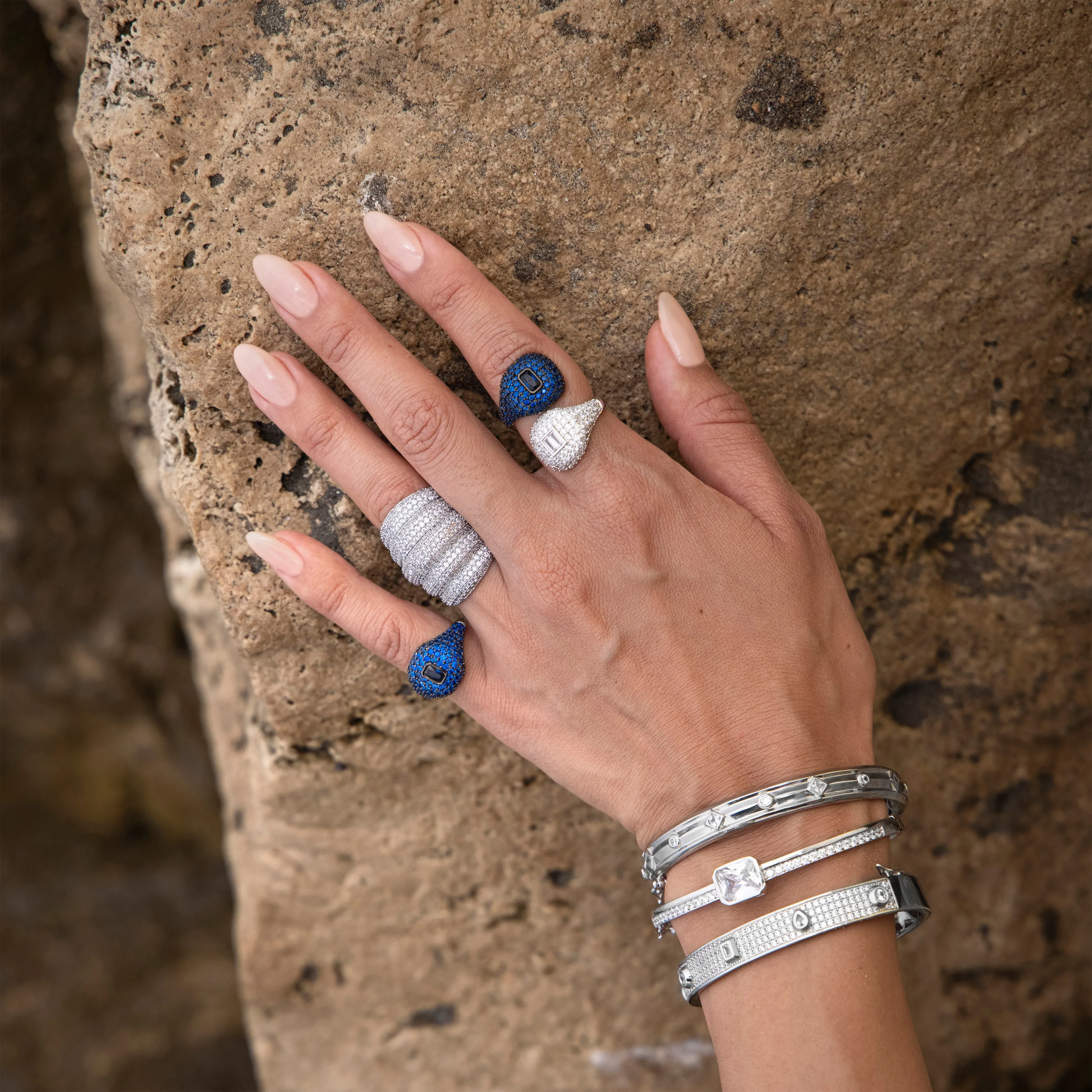 Anillo insignia clásico azul - chapa de rodio