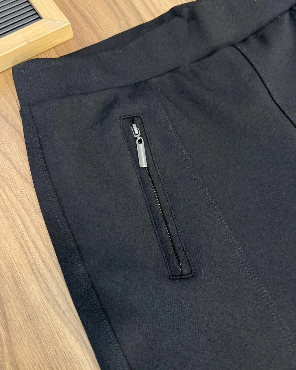 Calça Detalhe Zíper 308  6/D)