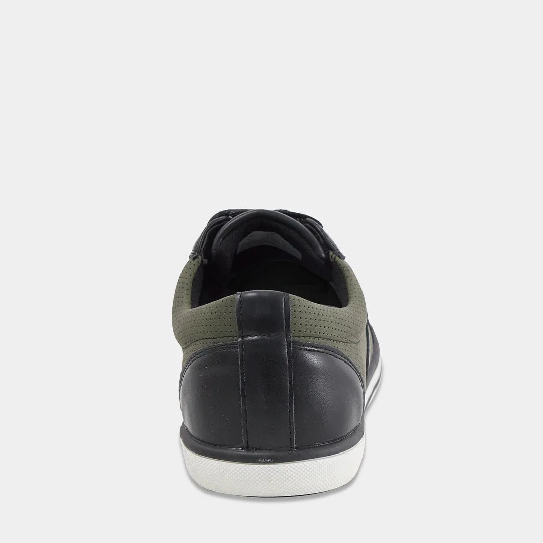 Center Low Top Sneaker