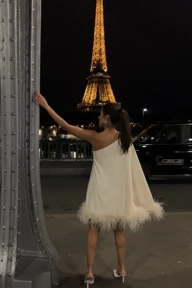 VESTIDO CURTO PÉROLA COM MANGA MORCEGO